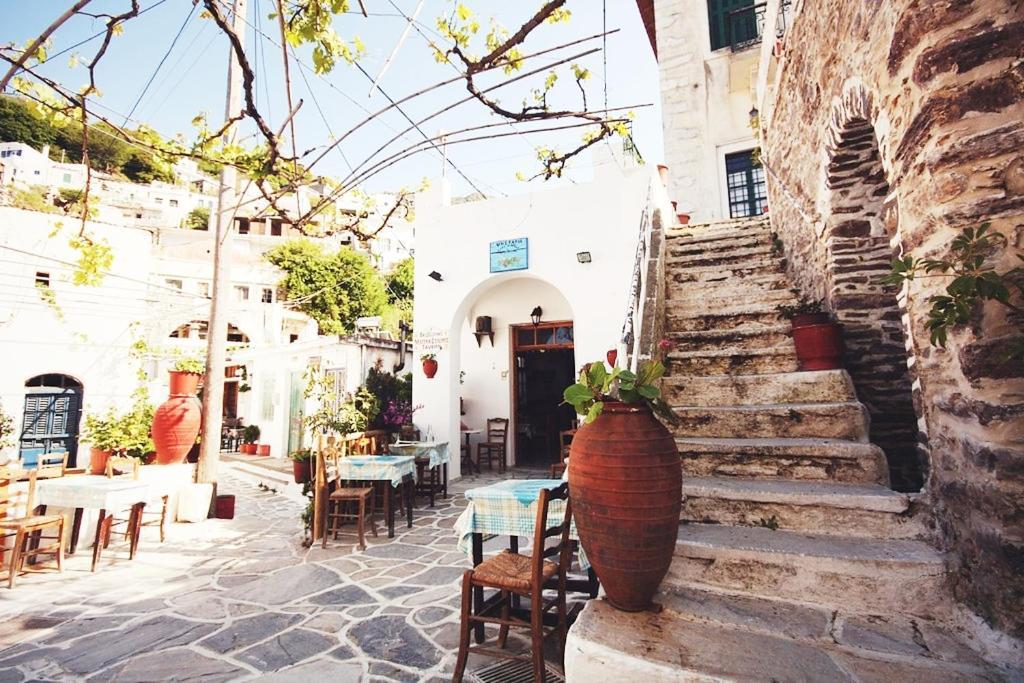 Traditional Family House, Ground Floor With Yard Κόρωνος Εξωτερικό φωτογραφία